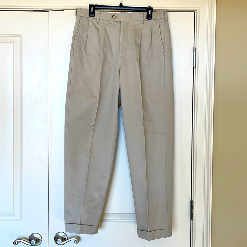 Meeting Streets khakis.  Pleated front with cuffs.  34x32 tan